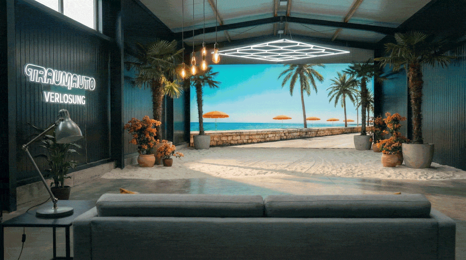 Innenansicht einer Garage mit abwechselnden Stage-Settings